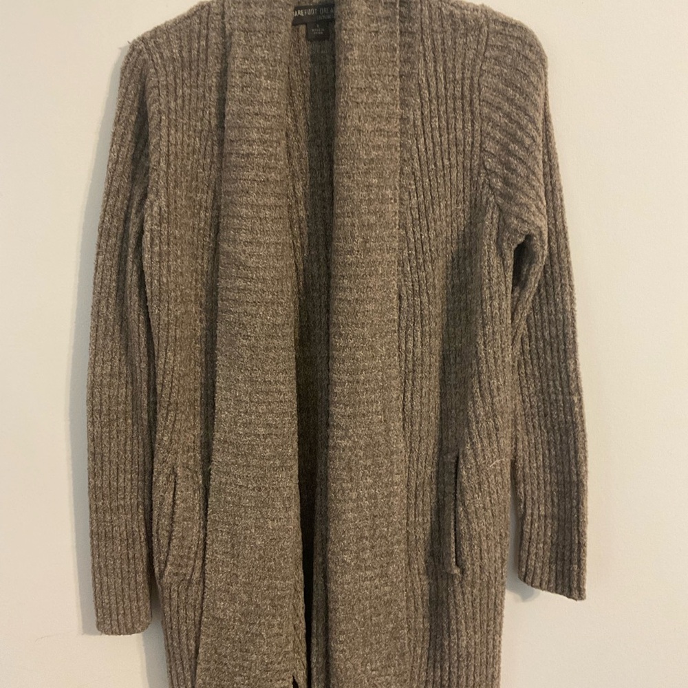 Barefoot Dreams CozyChic open front brn/tan  2 pockets back splits Small